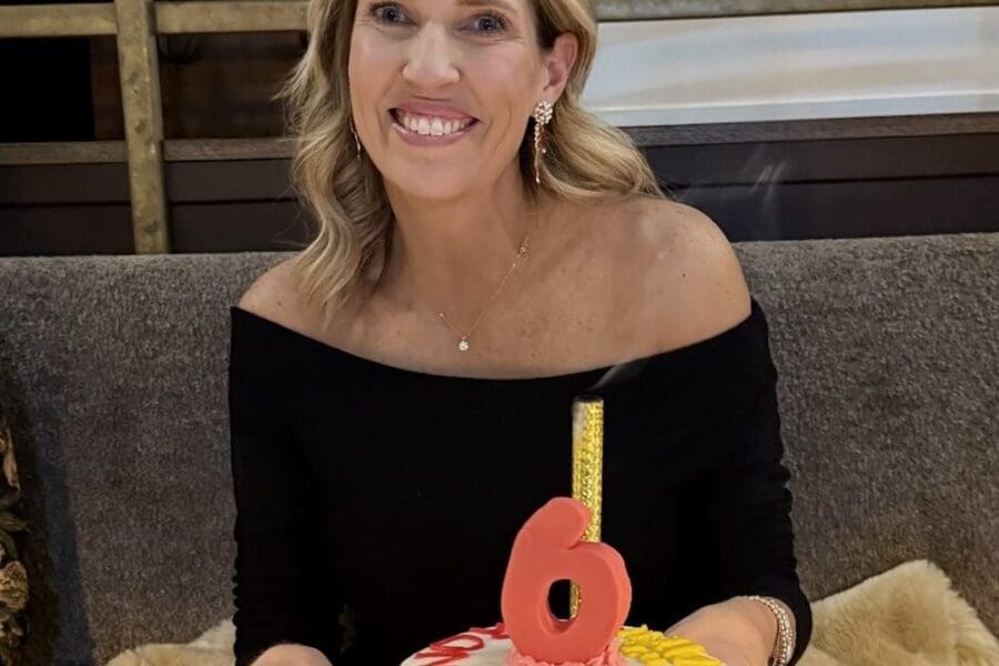 Leah Phillips was diagnosed with stage IV EGFR NSCLC in 2019 at 43 years old. She is celebrating her 6 years of survival with a cake in front of her while she is smiling.